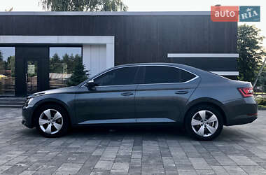 Лифтбек Skoda Superb 2017 в 