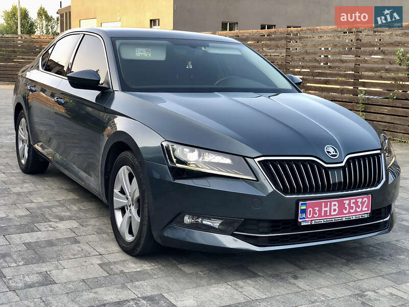 Лифтбек Skoda Superb 2017 в Тячеве