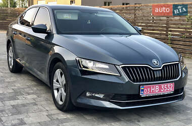 Лифтбек Skoda Superb 2017 в 