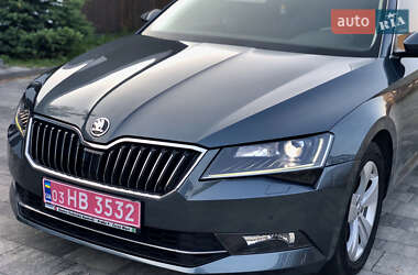 Лифтбек Skoda Superb 2017 в 