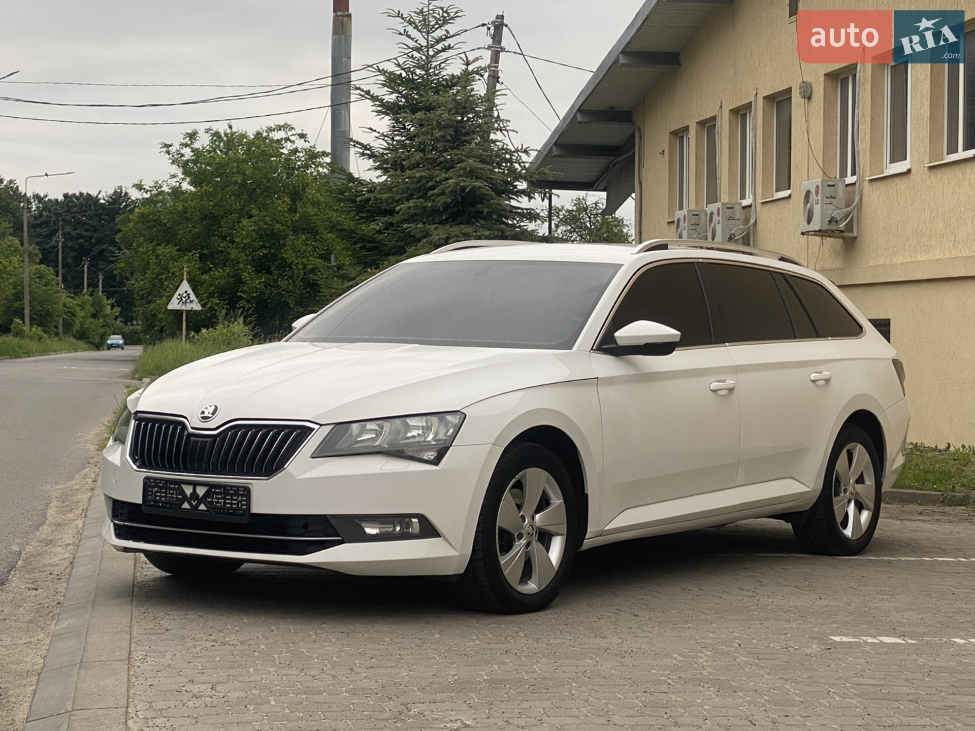 2017 Skoda Superb - мініатюра 16
