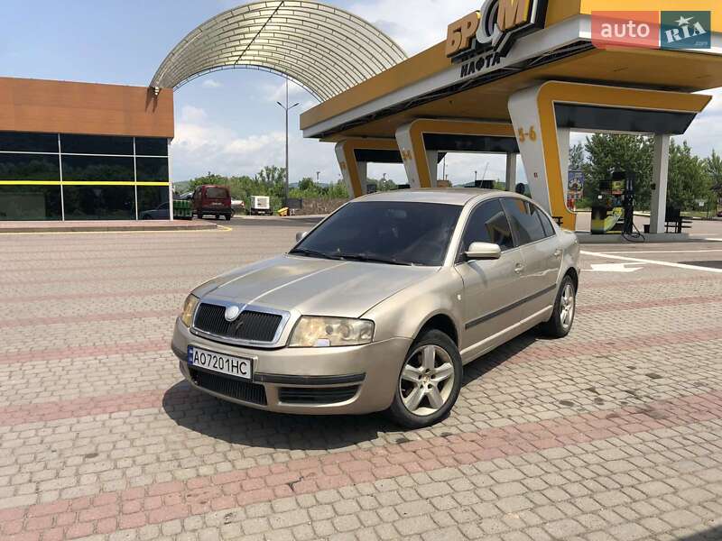 Skoda Superb 2005
