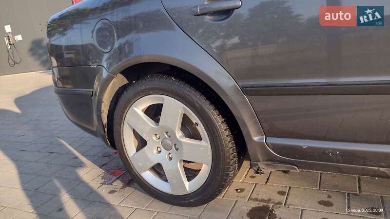 Лифтбек Skoda Superb 2004 в Виноградове