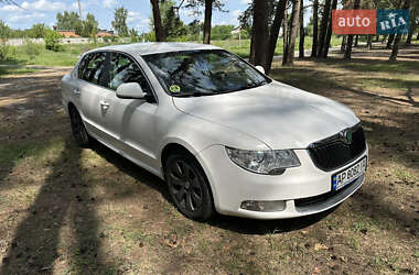Лифтбек Skoda Superb 2011 в 