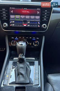 Лифтбек Skoda Superb 2017 в 