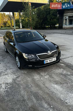 Ліфтбек Skoda Superb 2015 в Вараші