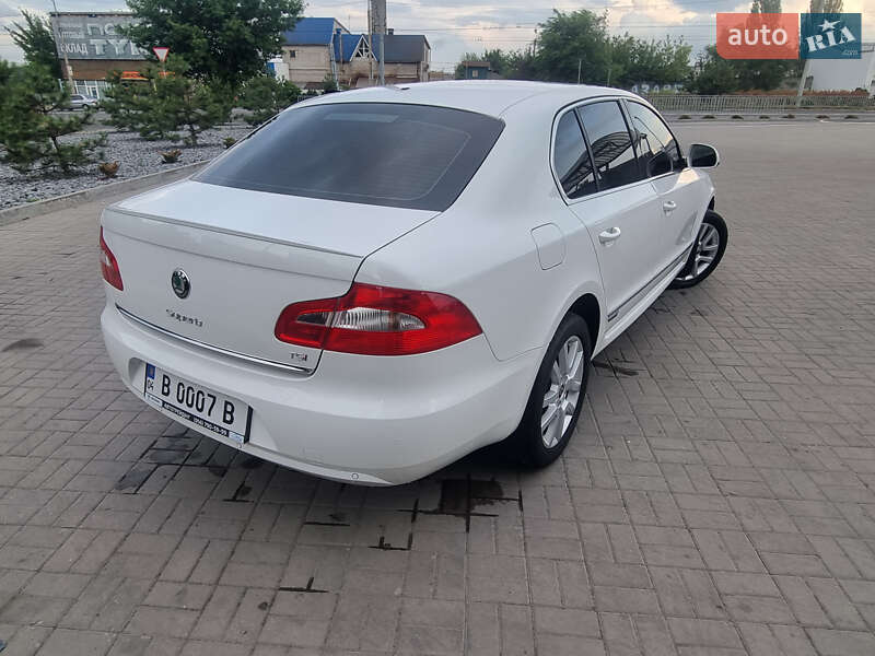 Лифтбек Skoda Superb 2012 в Днепре
