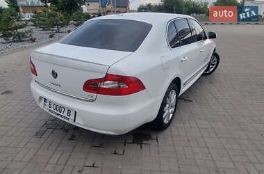 Лифтбек Skoda Superb 2012 в 