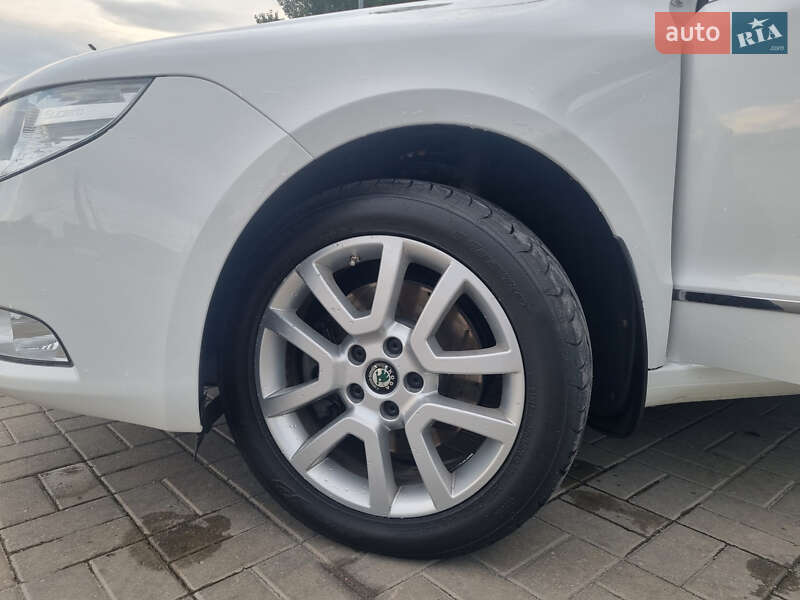 Лифтбек Skoda Superb 2012 в Днепре