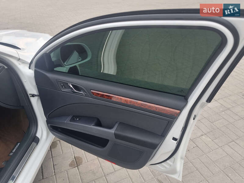 Лифтбек Skoda Superb 2012 в Днепре