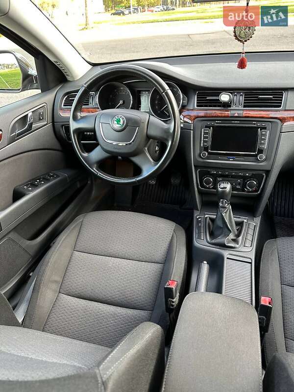 Ліфтбек Skoda Superb 2013 в Харкові