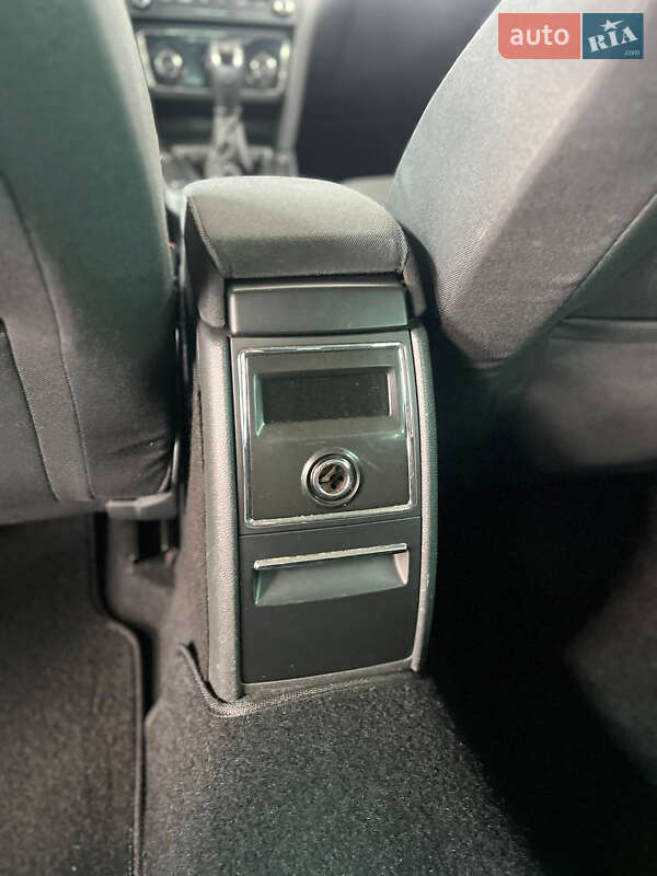 Універсал Skoda Superb 2011 в Запоріжжі