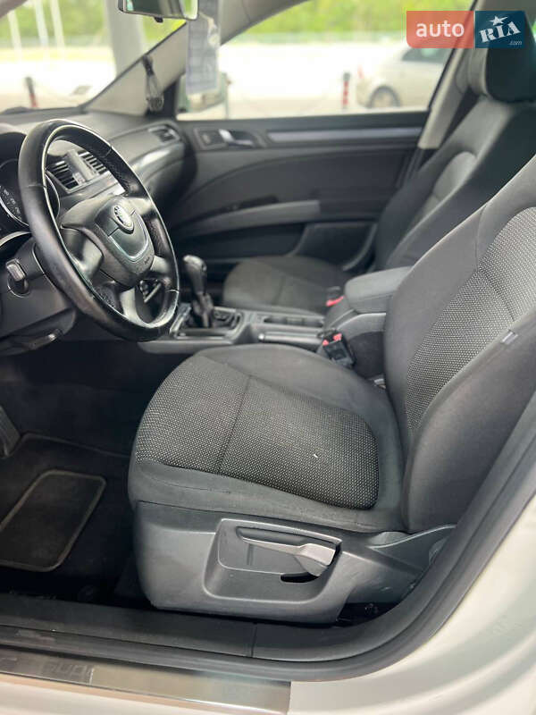 Універсал Skoda Superb 2011 в Запоріжжі