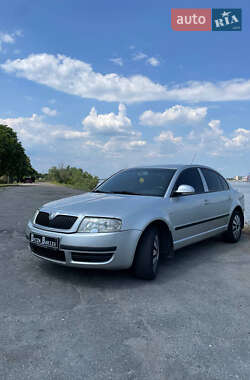 Лифтбек Skoda Superb 2006 в 