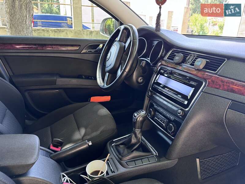 Лифтбек Skoda Superb 2012 в Каменец-Подольском