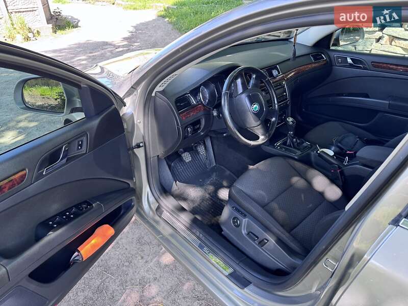Лифтбек Skoda Superb 2012 в Каменец-Подольском