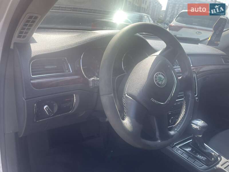 Универсал Skoda Superb 2011 в Ивано-Франковске