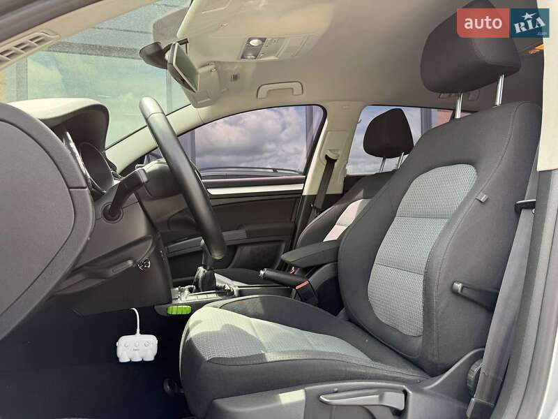 Универсал Skoda Superb 2011 в Ровно