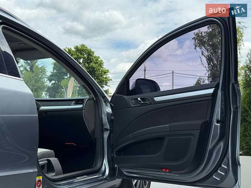 Универсал Skoda Superb 2011 в Ровно