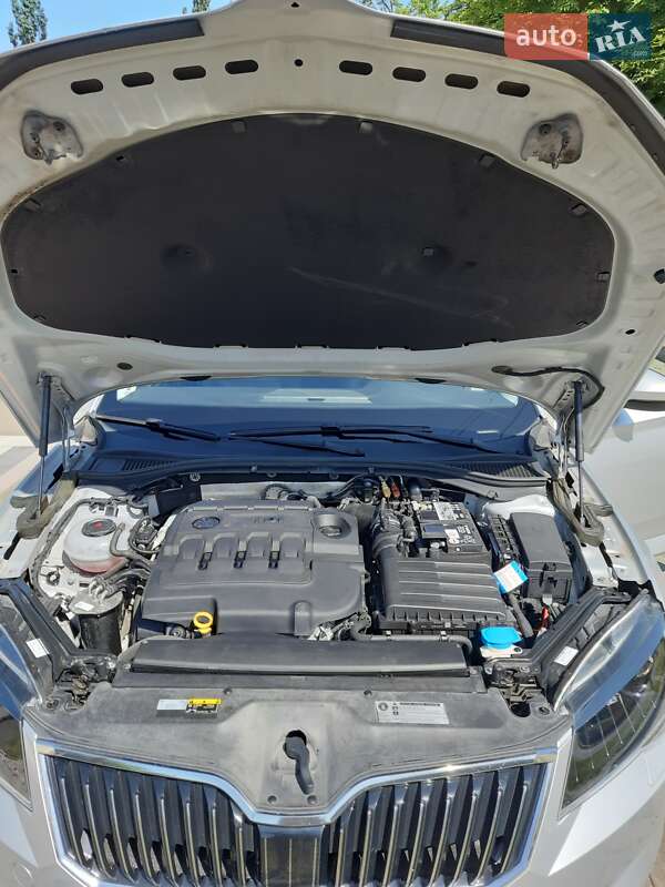 Универсал Skoda Superb 2019 в Ужгороде