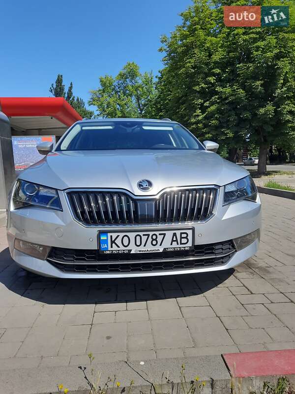Универсал Skoda Superb 2019 в Ужгороде