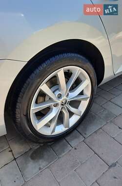 Универсал Skoda Superb 2019 в 