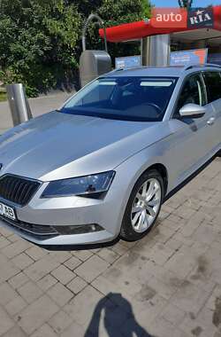 Універсал Skoda Superb 2019 в Ужгороді