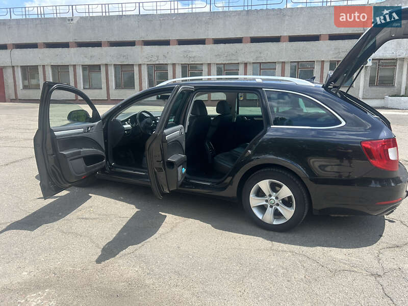 Универсал Skoda Superb 2012 в Южноукраинске