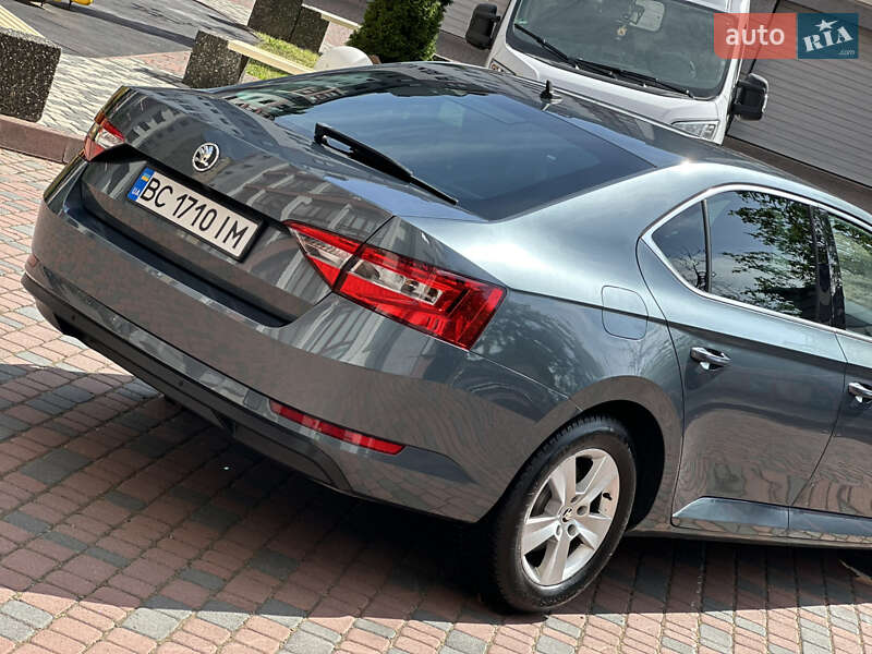 Ліфтбек Skoda Superb 2015 в Івано-Франківську