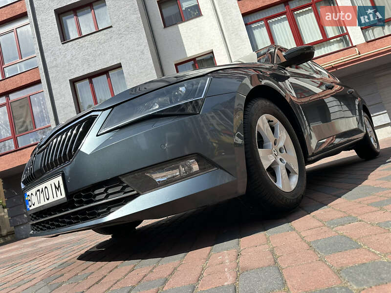 Ліфтбек Skoda Superb 2015 в Івано-Франківську