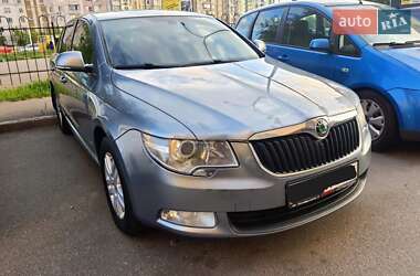 Лифтбек Skoda Superb 2009 в 