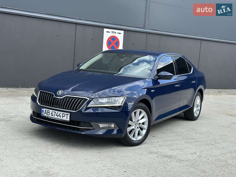 Лифтбек Skoda Superb 2016 в Киеве