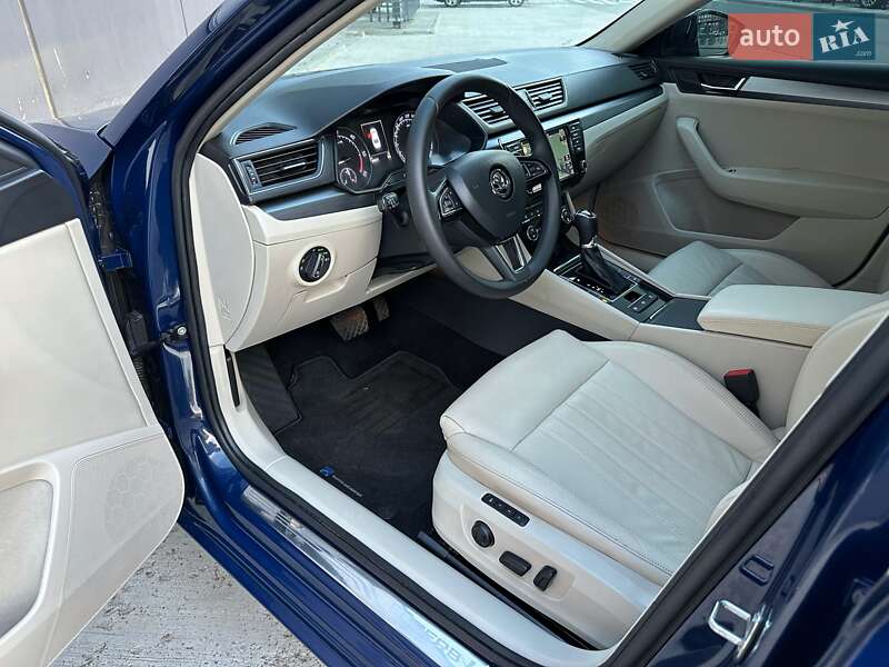 Лифтбек Skoda Superb 2016 в Киеве