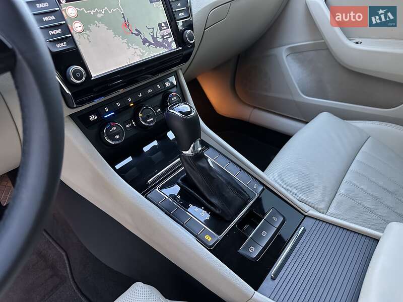 Лифтбек Skoda Superb 2016 в Киеве