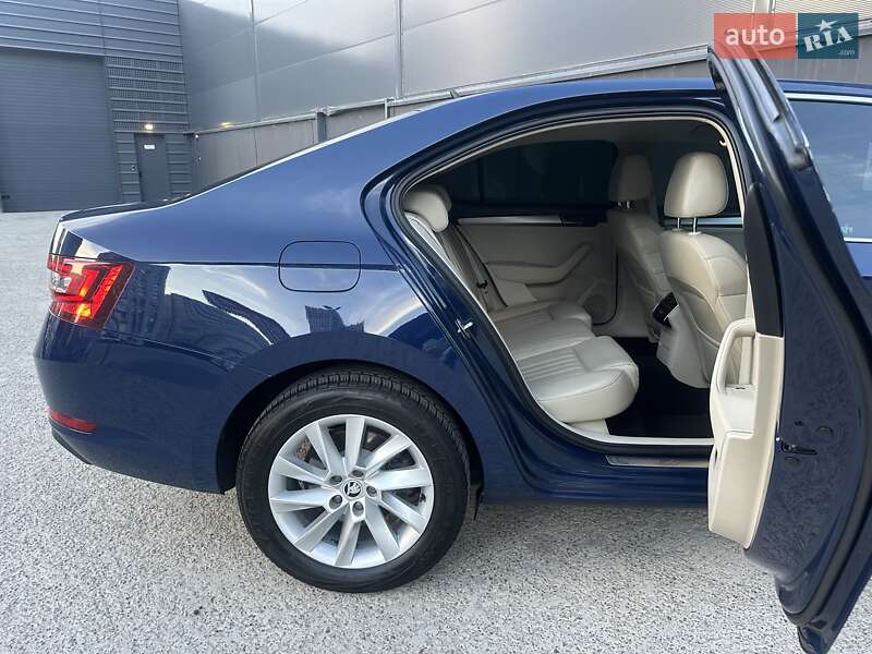 Лифтбек Skoda Superb 2016 в Киеве