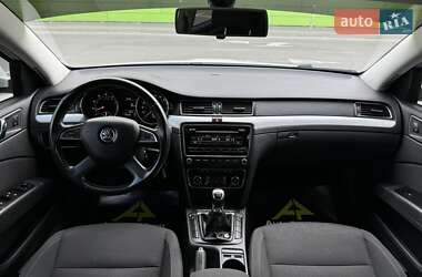 Лифтбек Skoda Superb 2013 в 