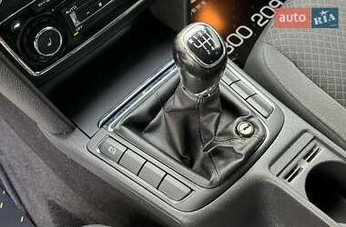 Лифтбек Skoda Superb 2013 в 