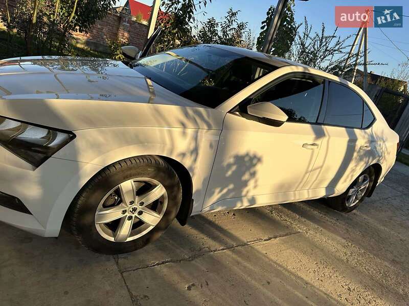 Лифтбек Skoda Superb 2018 в 