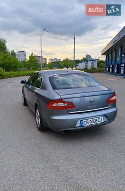 Лифтбек Skoda Superb 2012 в 