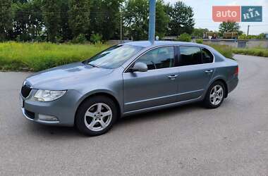 Лифтбек Skoda Superb 2012 в 