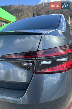 Лифтбек Skoda Superb 2020 в 