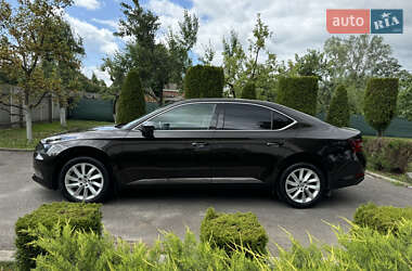 Лифтбек Skoda Superb 2017 в 