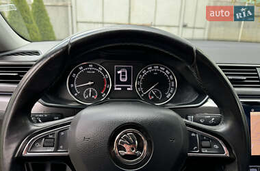 Лифтбек Skoda Superb 2017 в 