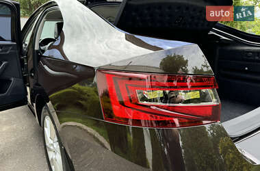 Лифтбек Skoda Superb 2017 в 