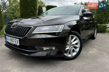 Лифтбек Skoda Superb 2017 в 