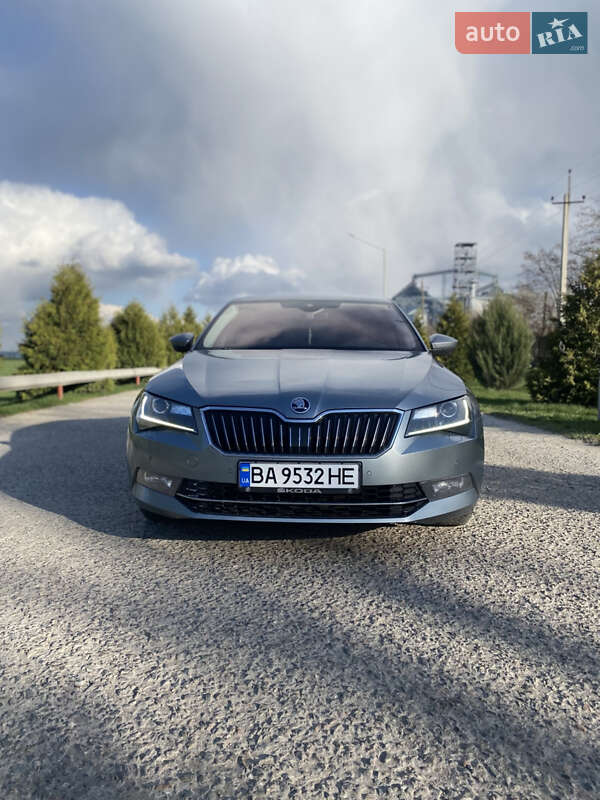 Лифтбек Skoda Superb 2015 в Кропивницком