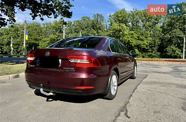 Лифтбек Skoda Superb 2014 в 