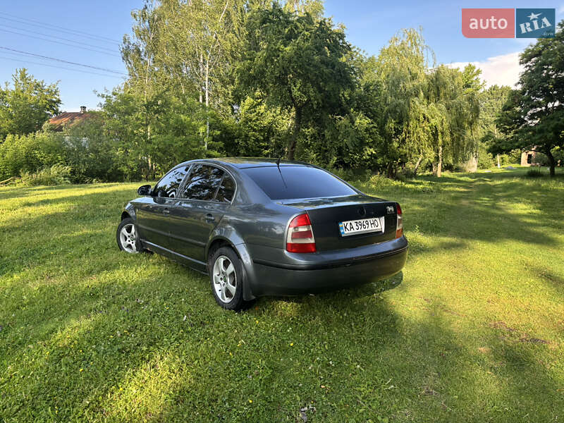 Лифтбек Skoda Superb 2008 в Корце