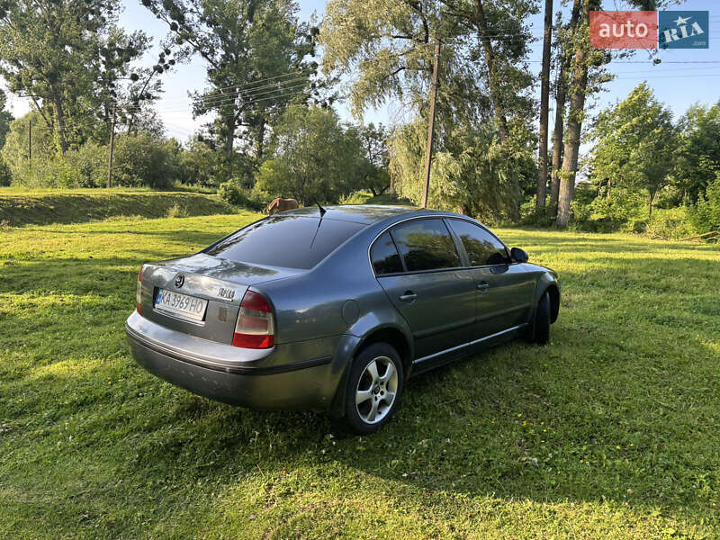 Лифтбек Skoda Superb 2008 в Корце
