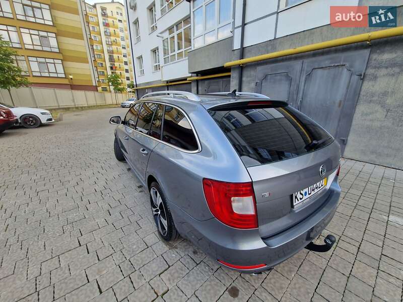 Универсал Skoda Superb 2010 в Ивано-Франковске